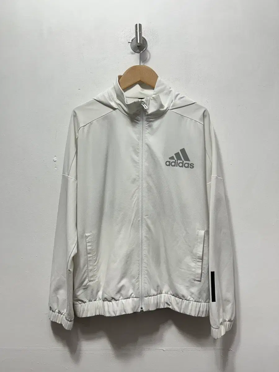 아디다스 화이트 후드 바람막이 자켓 150