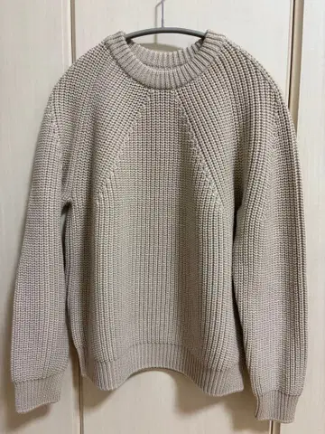 BATONER 시그니처 크루넥 스웨터