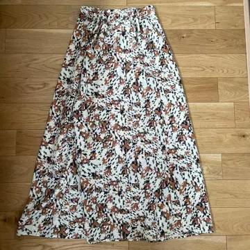 [새상품급] 투모로우랜드 프린트 롱 스커트 34