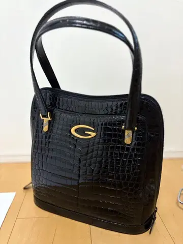 블랙 악어 무늬 핸드백