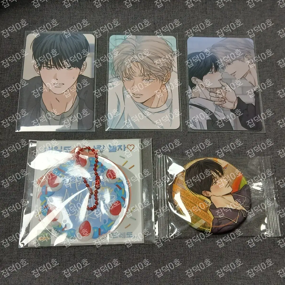 Bomtoon 10th Anniversary Pop Up Bom Sweet Home Stage Behind e.ji jin sheon Zuu Can Badge Collection Poca