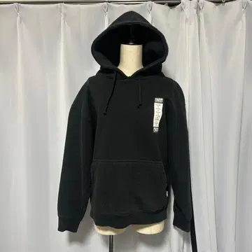 블랙 후드 부착 후드 맨투맨