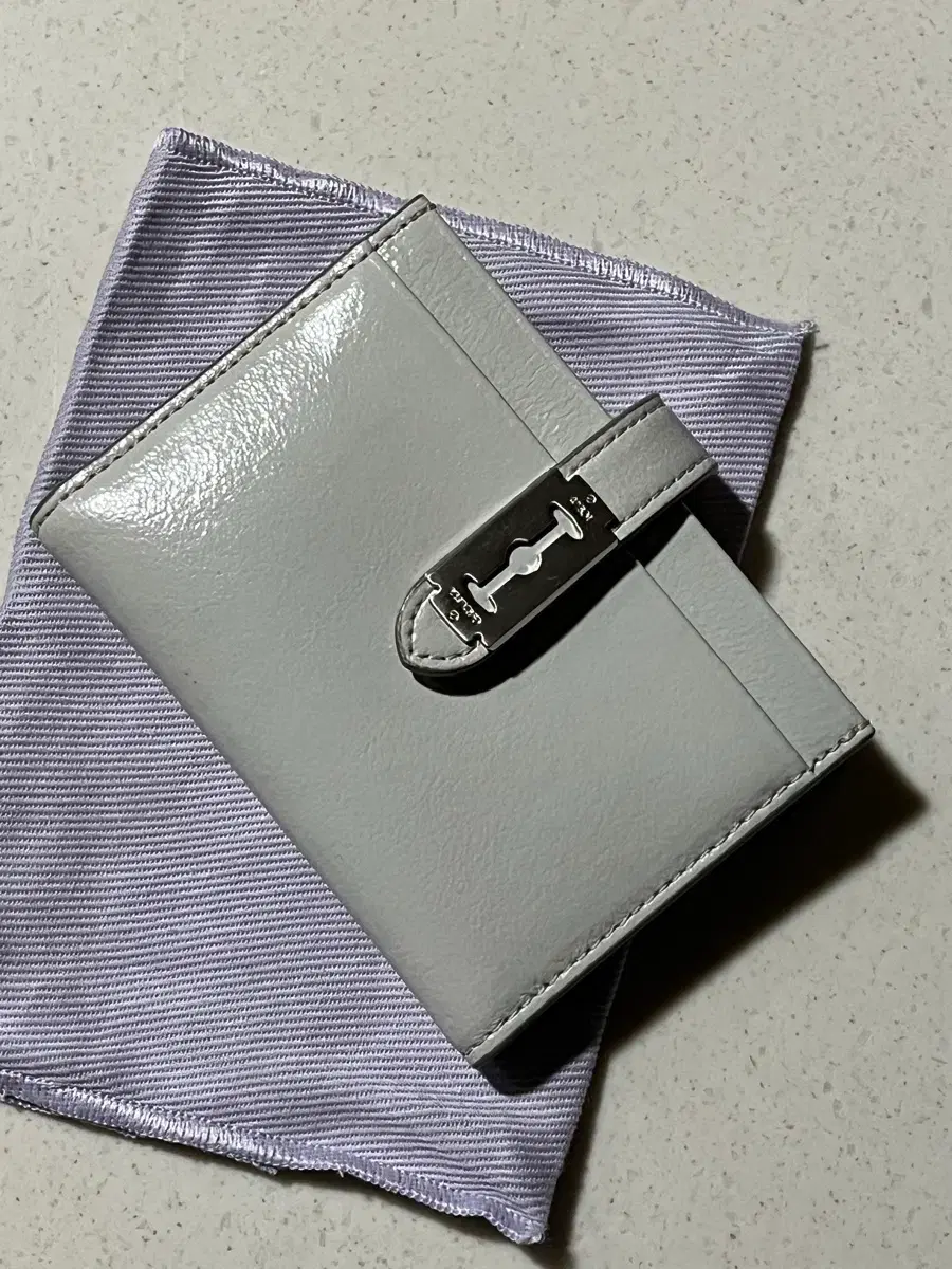 Vunque Magpie Card Wallet - Light Beige