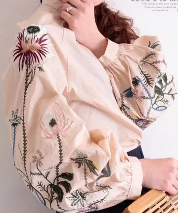 볼륨 소매 자수 셔츠