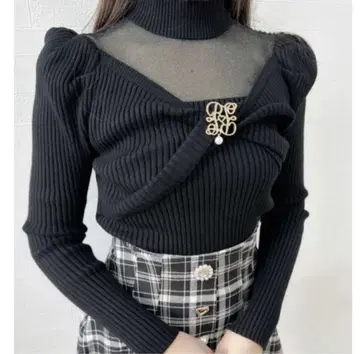 ROJITA 시어 데콜테 트위스트 리본 니트 블랙