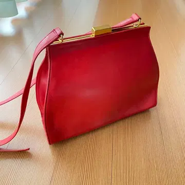 가마구치 빨간색 백