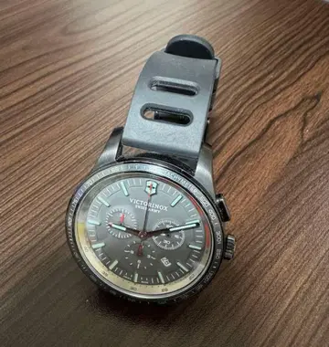 빅토리녹스 시계 241818