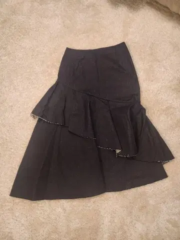 LE CIEL BLEU 비대칭 프릴 스커트 36. 새상품급