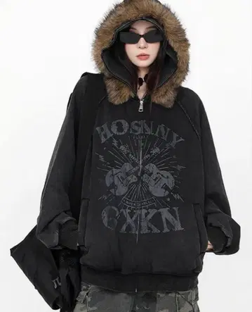 후드 부착 후드티 블랙