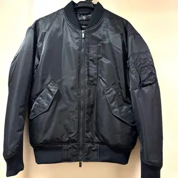 +J 유니클로 하이브리드 다운 오버 사이즈 MA-1 자켓 S