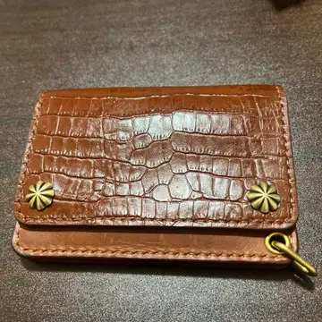 브라운 크로커다일 패턴 트래커 지갑