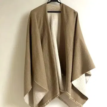 유니클로 베이지 스톨, 판초 1점 한정 상품