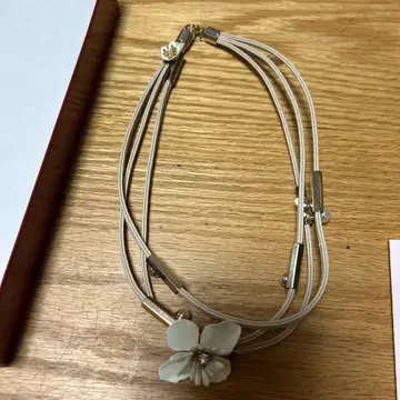 ABISTE 플라워 모티브 목걸이