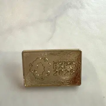 [ 새상품 ] 미야쿠미야쿠 핀 배지 골드