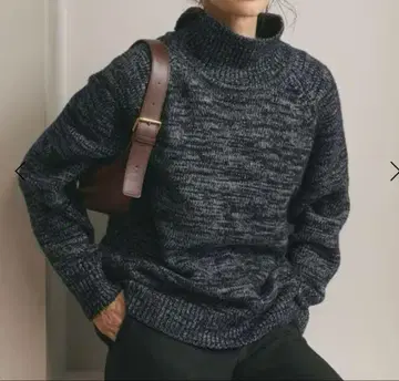 믹스 컬러 라메 터틀넥 니트 풀오버 네이비