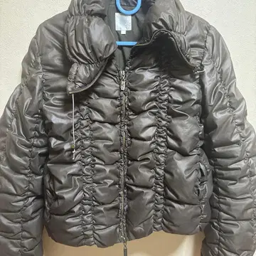 viciny 다크 브라운 숏 기장 다운 자켓