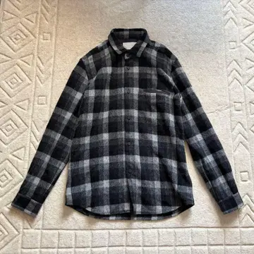 새상품급 TROVE 플란넬 셔츠 블랙과 그레이 체크 무늬 울 소재