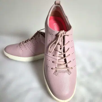 [ 아킬레스 솔보 ] 벚꽃색 가죽 스니커즈 미사용 하자 있음