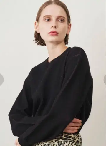 ELENDEEK 엘렌딕 크루넥 바이컬러 니트 블랙