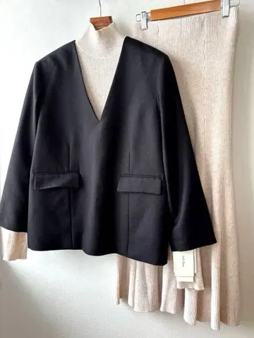 [미사용 새상품] 미라 오웬 자켓 풀오버 x 니트 스커트 셋업