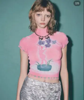 musubore 핑크 터틀넥 반팔 꽃 디자인