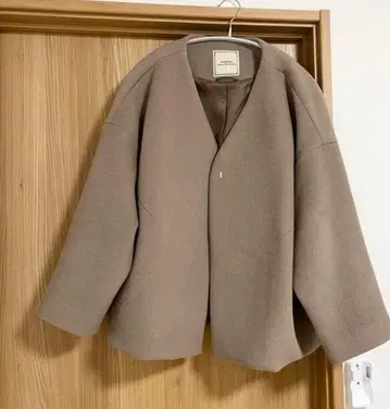 새상품급 JEANASIS 숏 비버 하프 노카라 코트