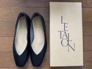 새상품 탈론 스퀘어 V컷 플랫 22.5 플랫슈즈