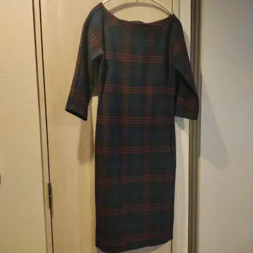 ZARA 체크 무늬 오프숄더 7부 소매 원피스