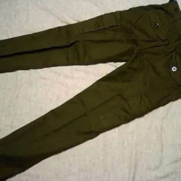 올리브 그린 카고 팬츠 복수 포켓