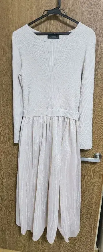 컨디션 최상 그린 라벨 릴랙싱 튤 도킹 니트 원피스