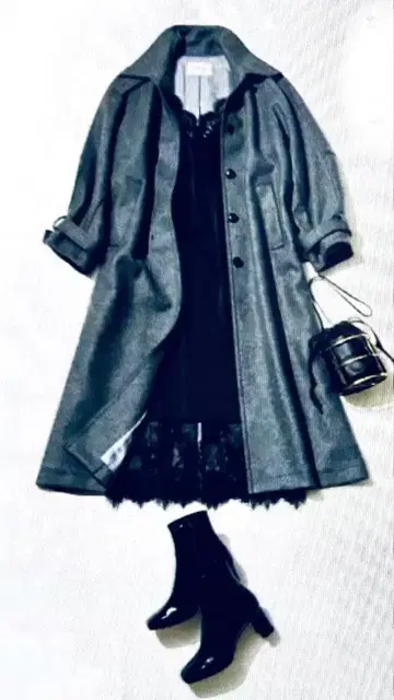 컨디션 최상 실크 100% 라이너 포함 A라인 코트 트렌치코트