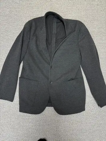 UNIQLO 컴포트 2B 자켓 다크 그레이