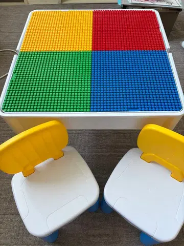 컬러풀 블록 테이블과 의자 세트
