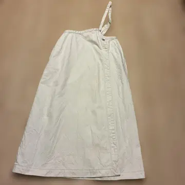 ORCIVAL 화이트 원숄더 랩스커트