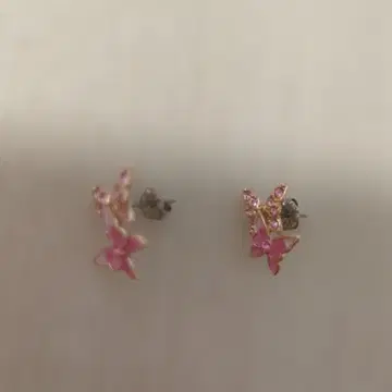 안나수이 나비 귀걸이