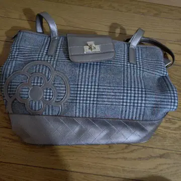 체크 무늬 꽃 모티브 토트백