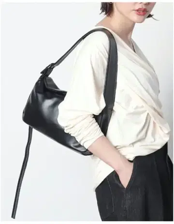 [ meri ] 정가 7990엔 / 스퀘어 숄더백