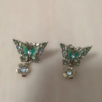 안나수이 나비와 꽃 디자인 귀걸이