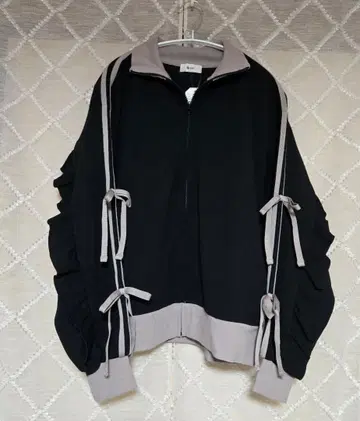 에스엠투 SM2 사만사 모스모스 리본 프릴 트랙 저지 블랙