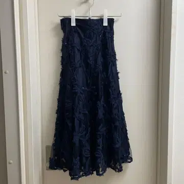 apuweiser-riche 리본 자수 플레어 스커트 네이비 SS