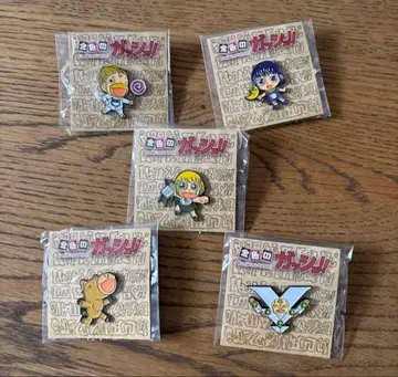 골드 컬러의 갓슈!! 핀 배지 세트