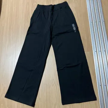 블랙 와이드 팬츠 허리밴딩 포켓 부착