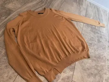 카멜색 크루넥 긴팔 니트