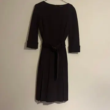 브라운 긴팔 무릎 기장 원피스 허리 벨트 포함