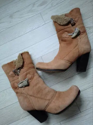 카멜 어그 부츠 38