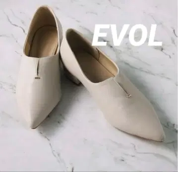 EVOL 화이트 스틸레토 펌프스