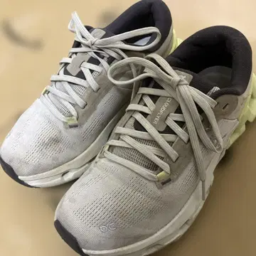 On Cloudflyer 24.5cm