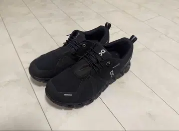 온 클라우드 5 워터프루프 26cm 블랙 새상품급