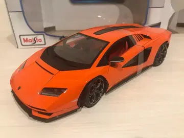 새상품 1/18 마이스토 람보르기니 Countach LPI800