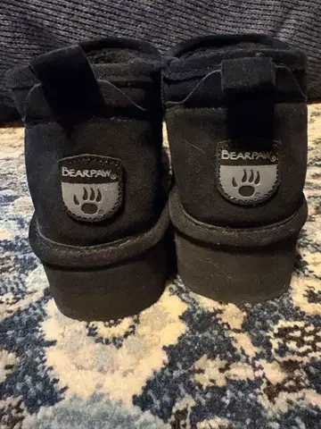 BEARPAW 블랙 어그 부츠